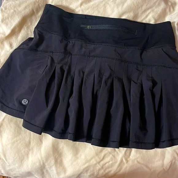 Lululemon skirt - Picture 2 of 2